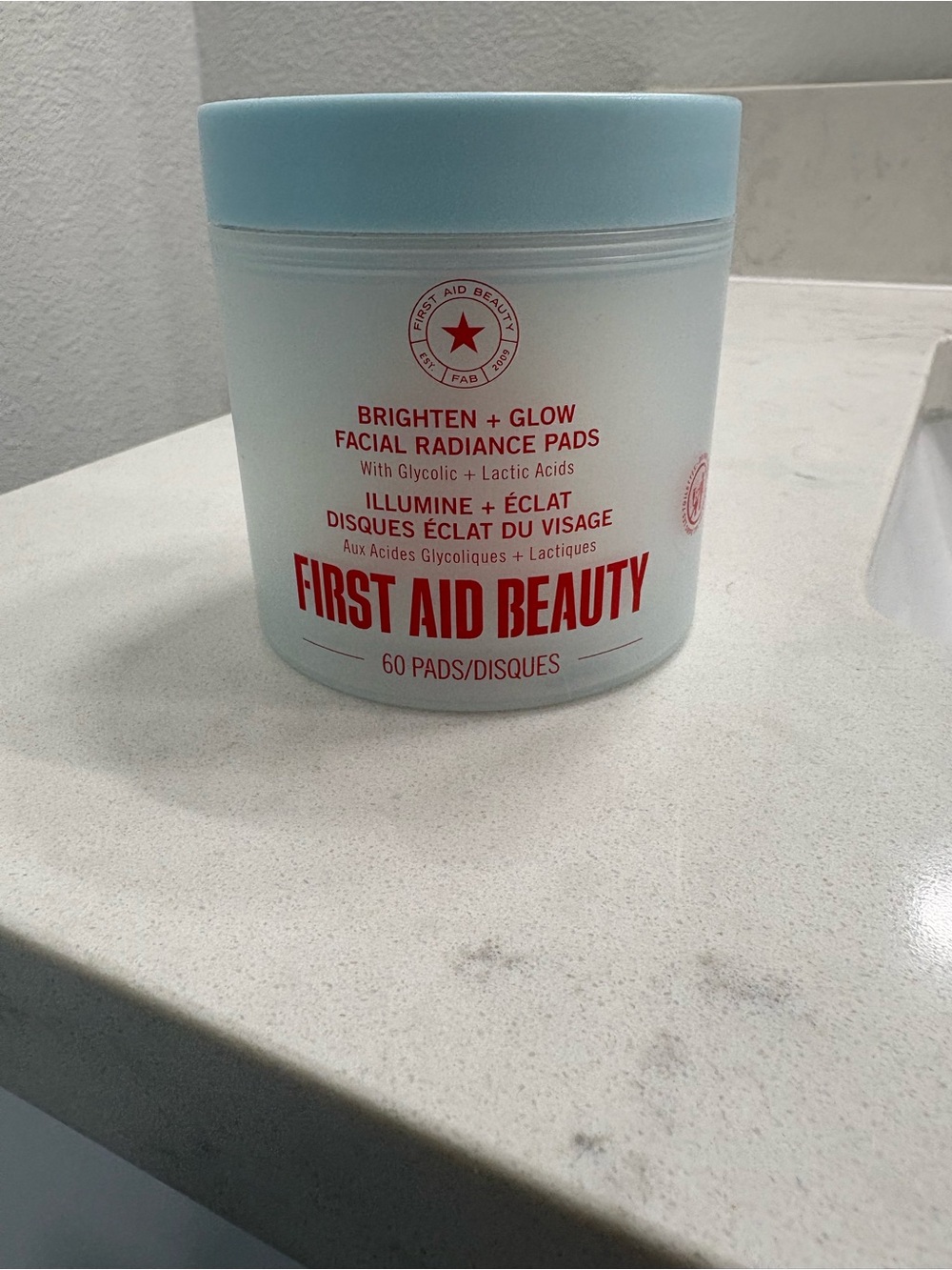 First Aid Beauty Brighten + Glow Facial Radiance Pads